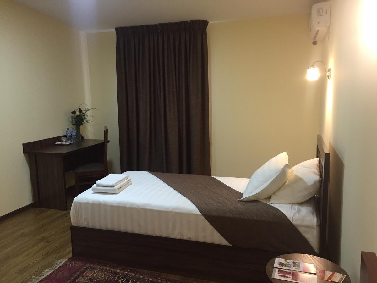 Jipek Joli Inn Nukus Ngoại thất bức ảnh