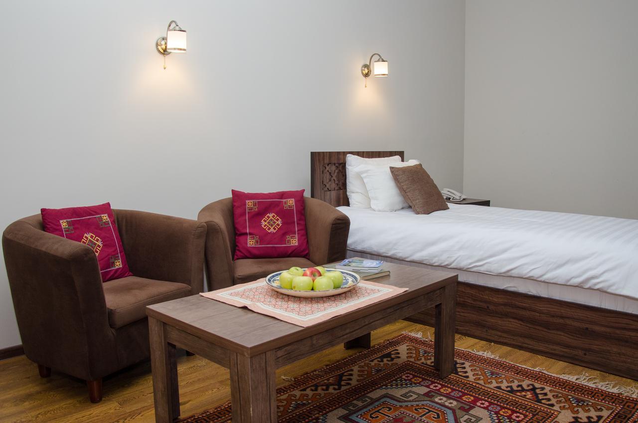 Jipek Joli Inn Nukus Ngoại thất bức ảnh