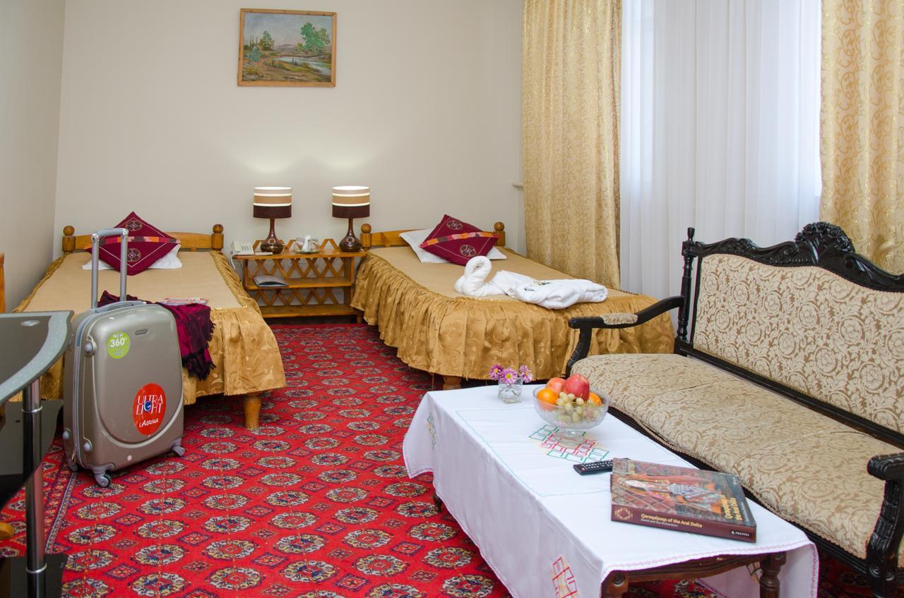 Jipek Joli Inn Nukus Ngoại thất bức ảnh