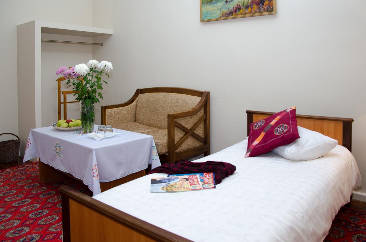 Jipek Joli Inn Nukus Ngoại thất bức ảnh