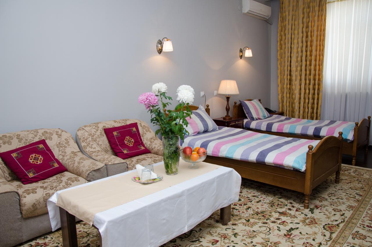 Jipek Joli Inn Nukus Ngoại thất bức ảnh
