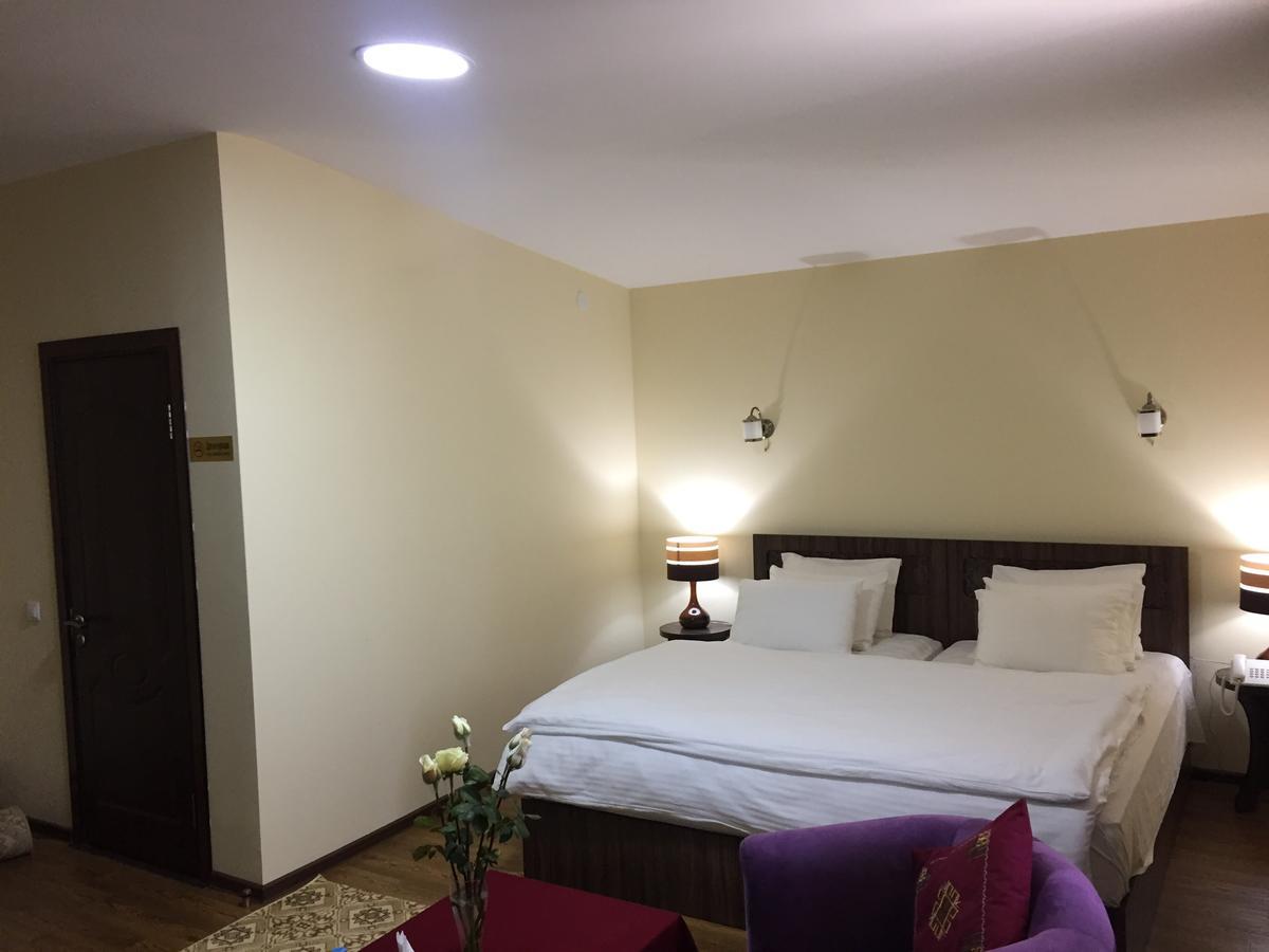 Jipek Joli Inn Nukus Ngoại thất bức ảnh